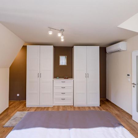Apartments Menuet Karlovy Vary Room photo