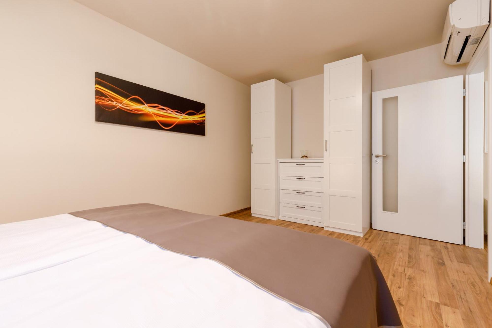 Apartments Menuet Karlovy Vary Room photo