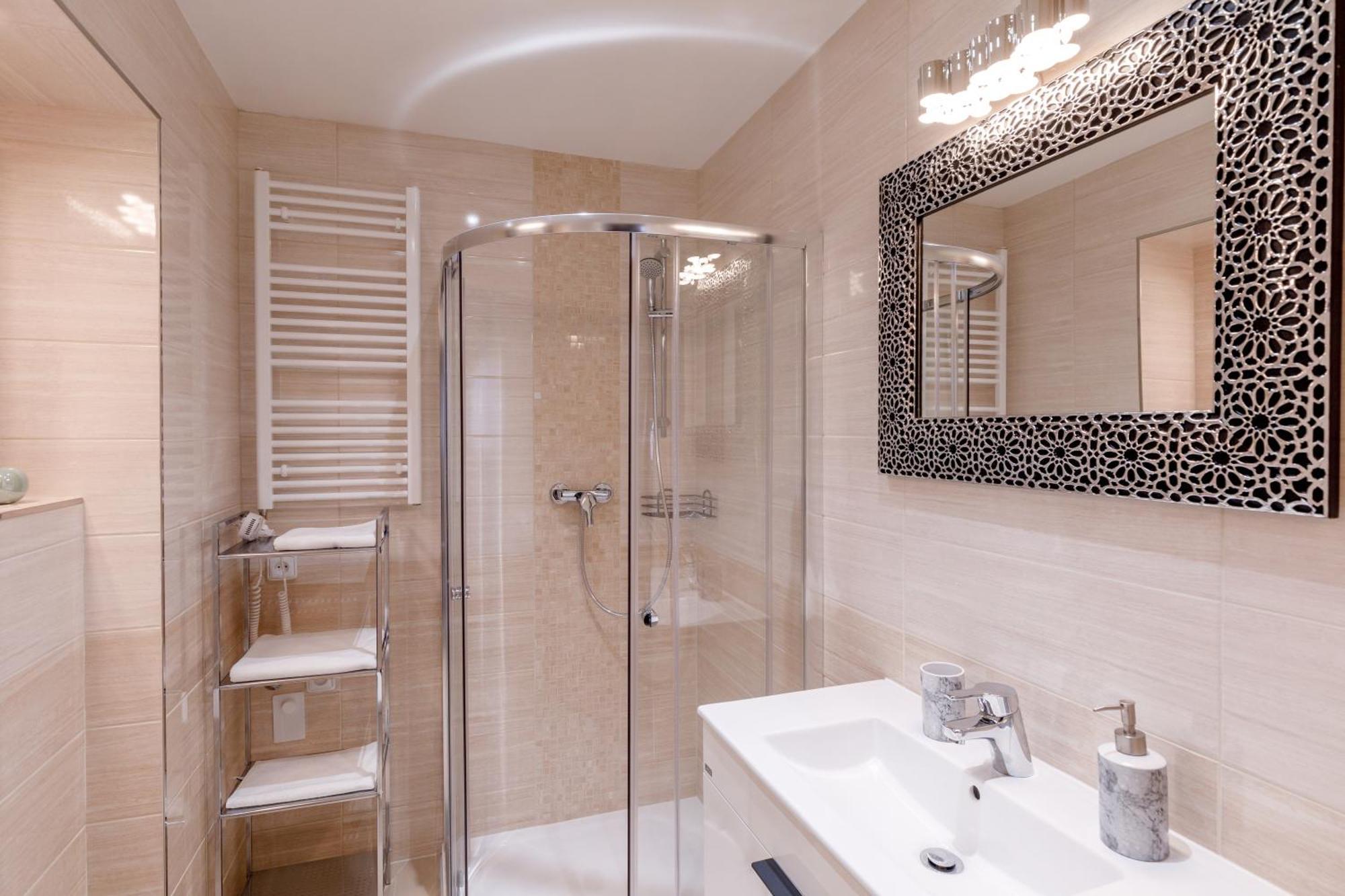 Apartments Menuet Karlovy Vary Room photo
