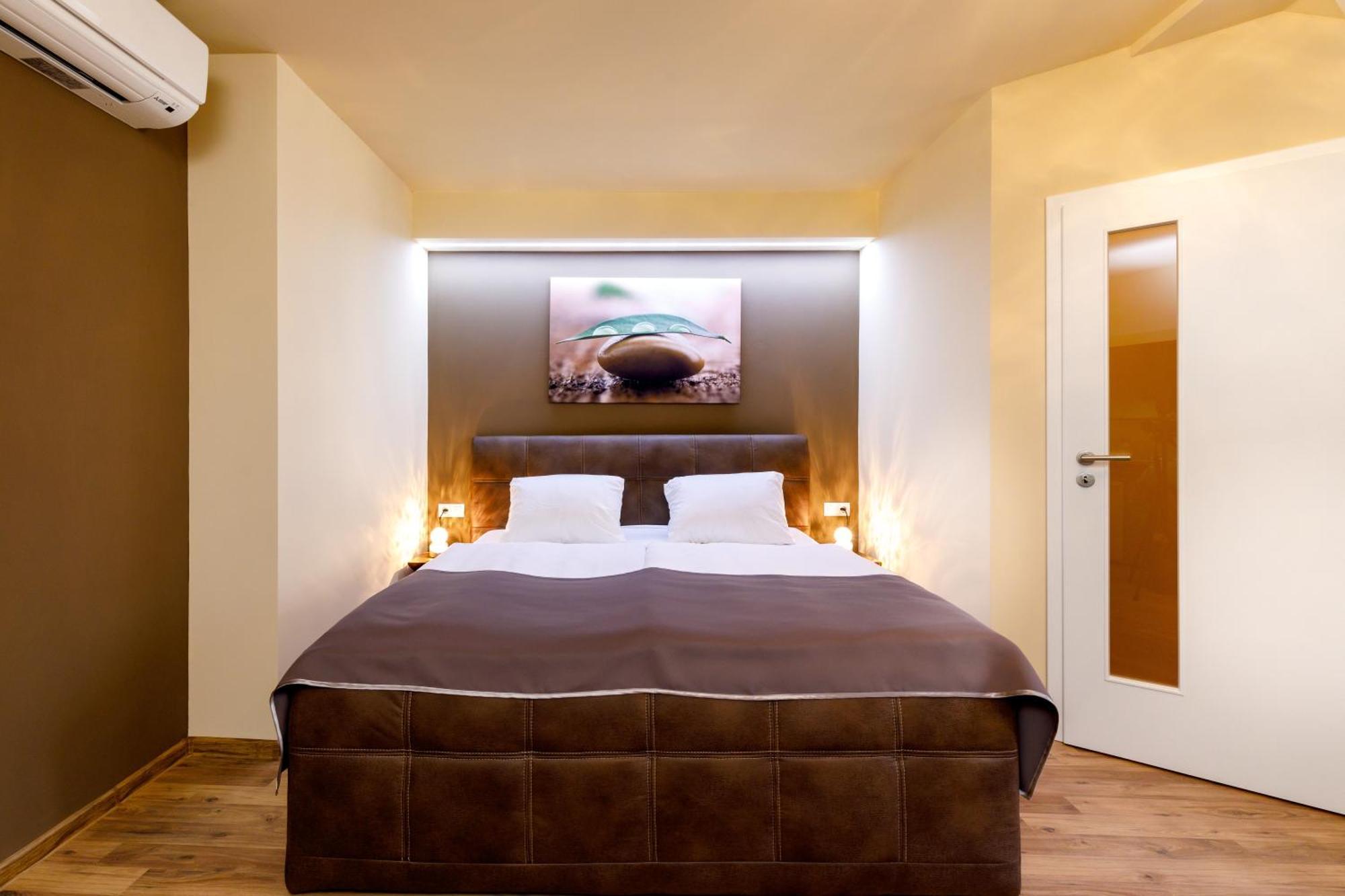 Apartments Menuet Karlovy Vary Room photo
