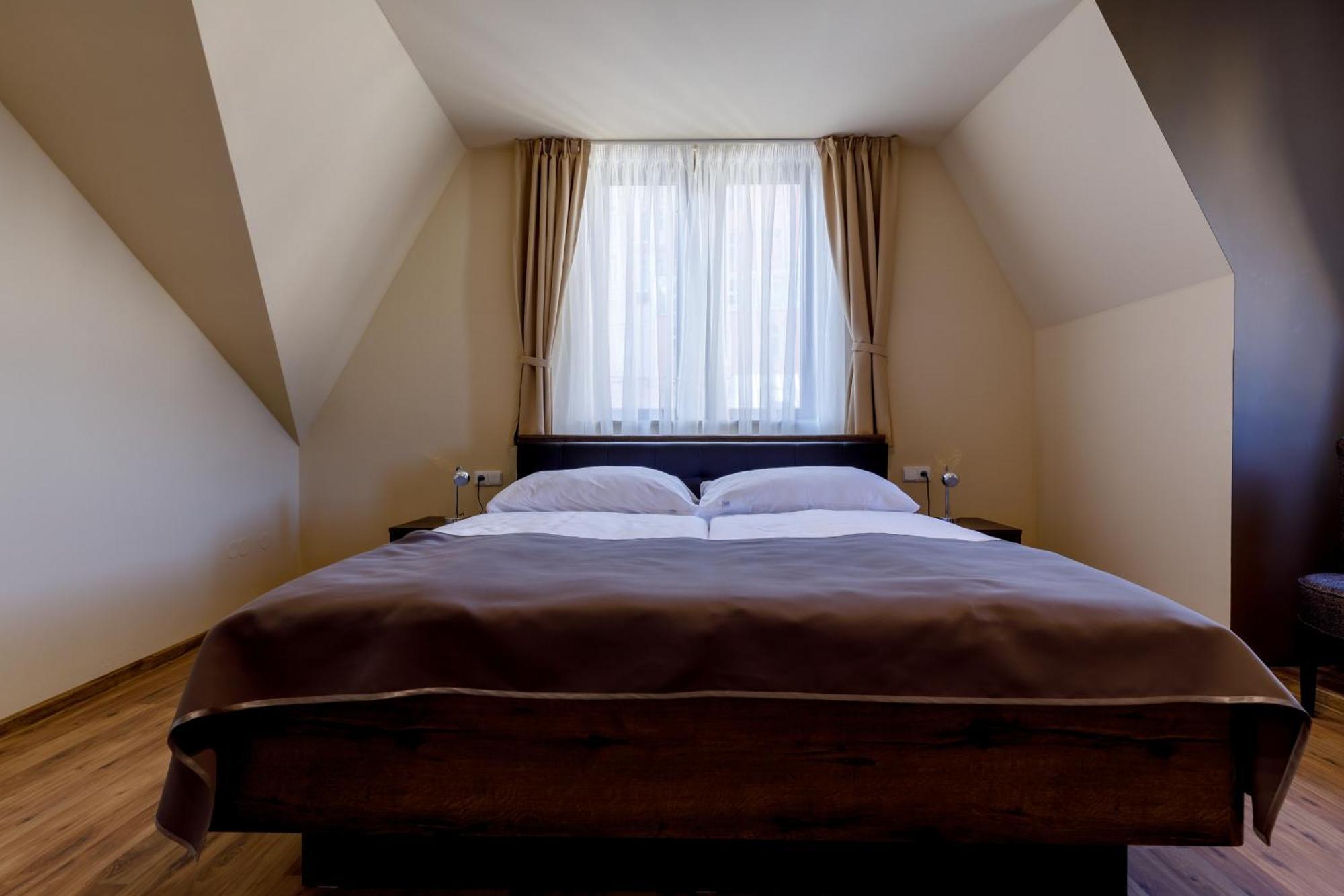 Apartments Menuet Karlovy Vary Room photo