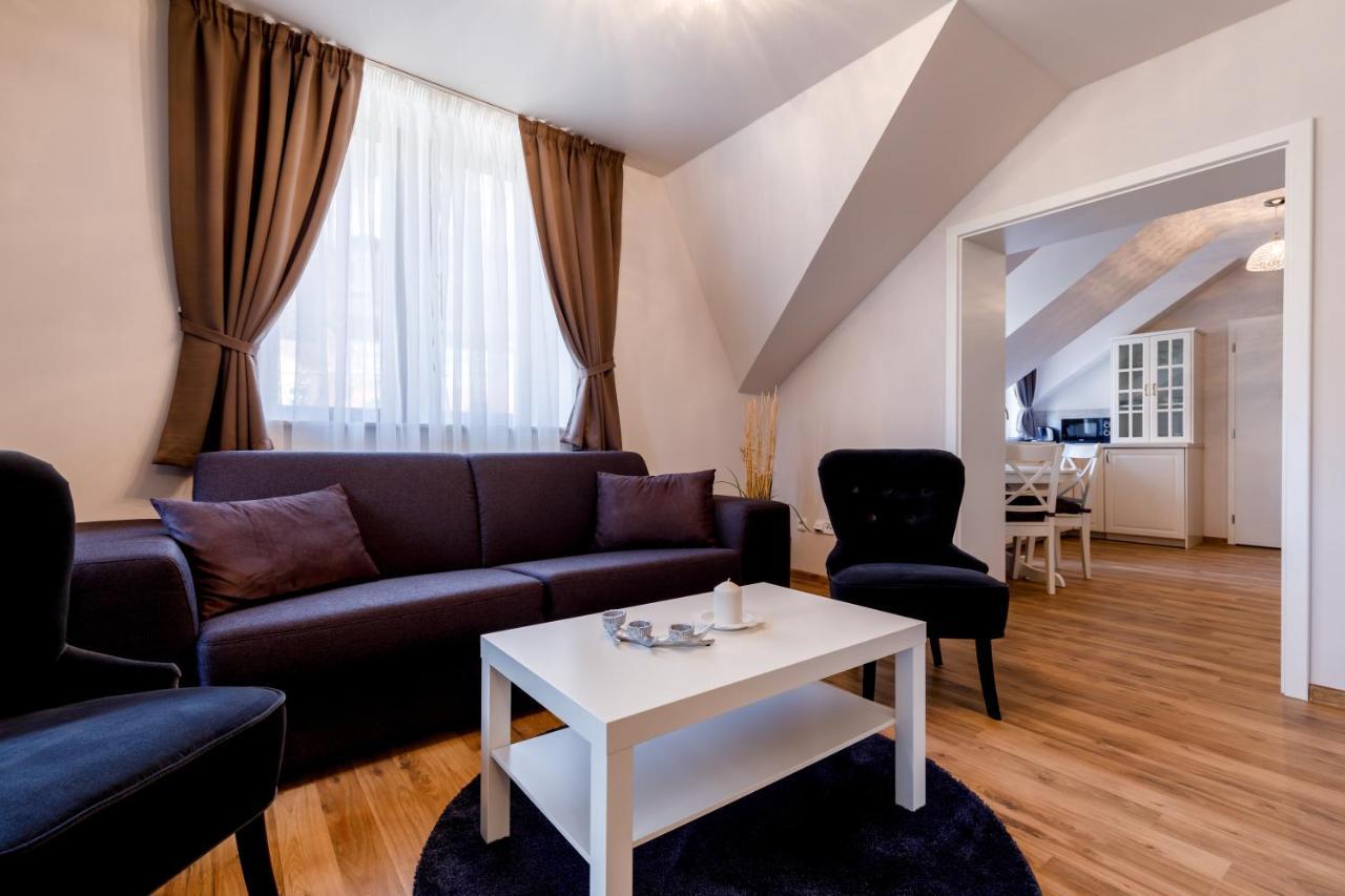 Apartments Menuet Karlovy Vary Exterior photo