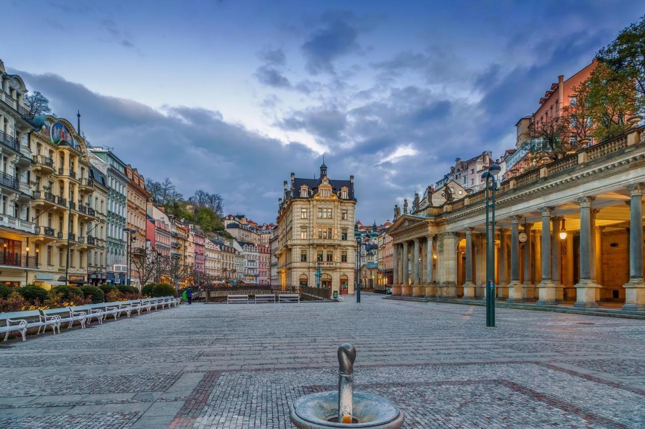 Apartments Menuet Karlovy Vary Exterior photo